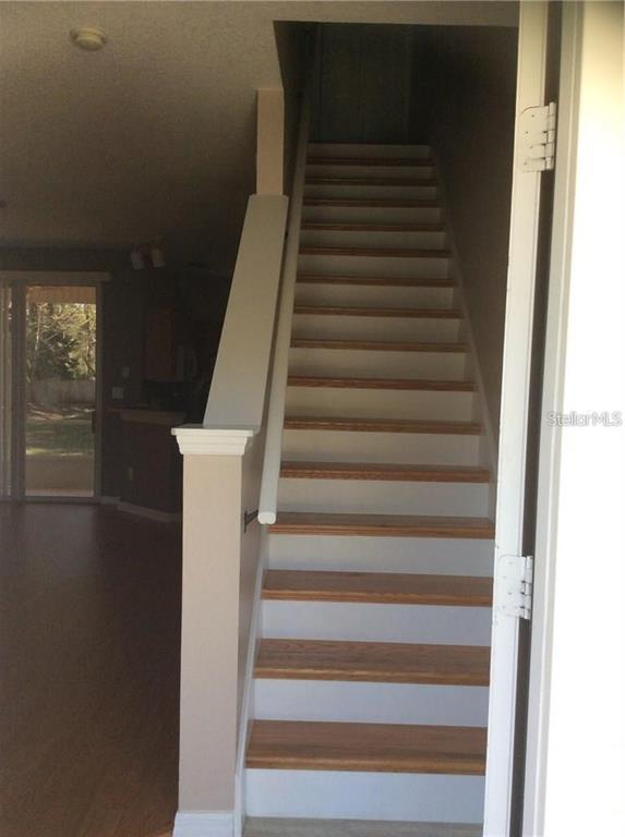 Building Photo - 2221 Golden Oak Ln