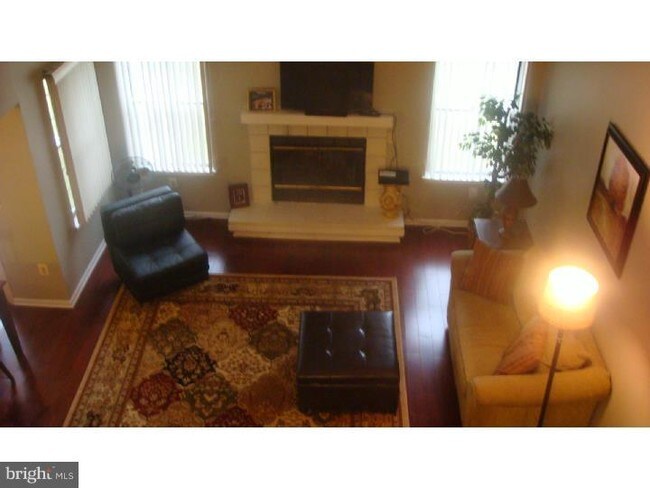 Foto del edificio - 812 Eagles Chase Dr