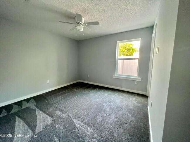 Foto del edificio - 821 3rd St S