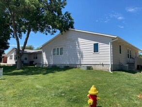 Building Photo - 1705 University Dr