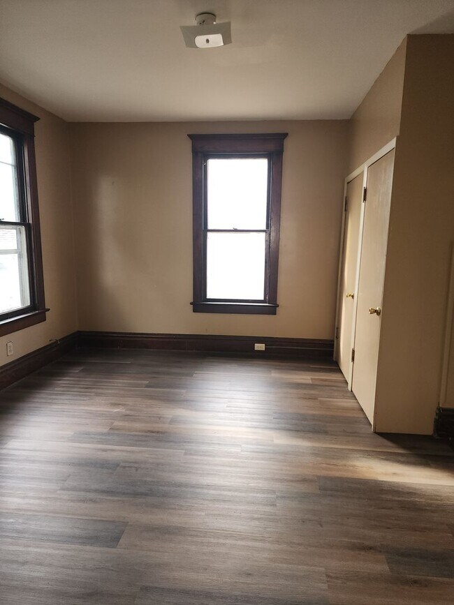 Building Photo - 409 Voris St