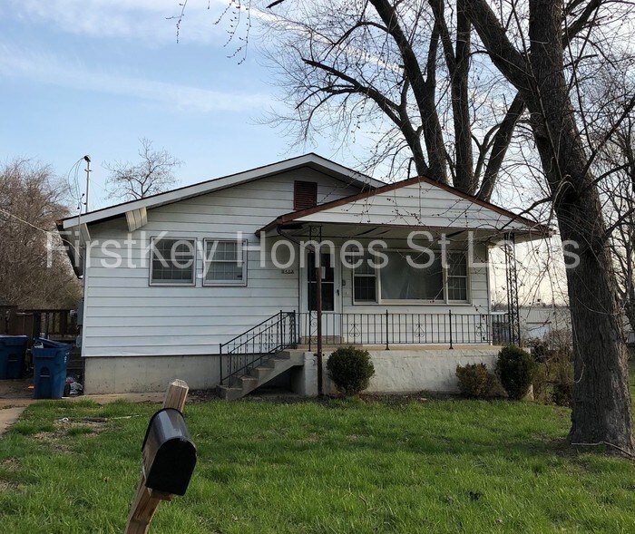 7557 Rowles Ave, Ferguson, MO 63135 House for Rent in Ferguson, MO