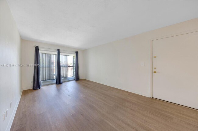 Foto del edificio - 8701 SW 141st St