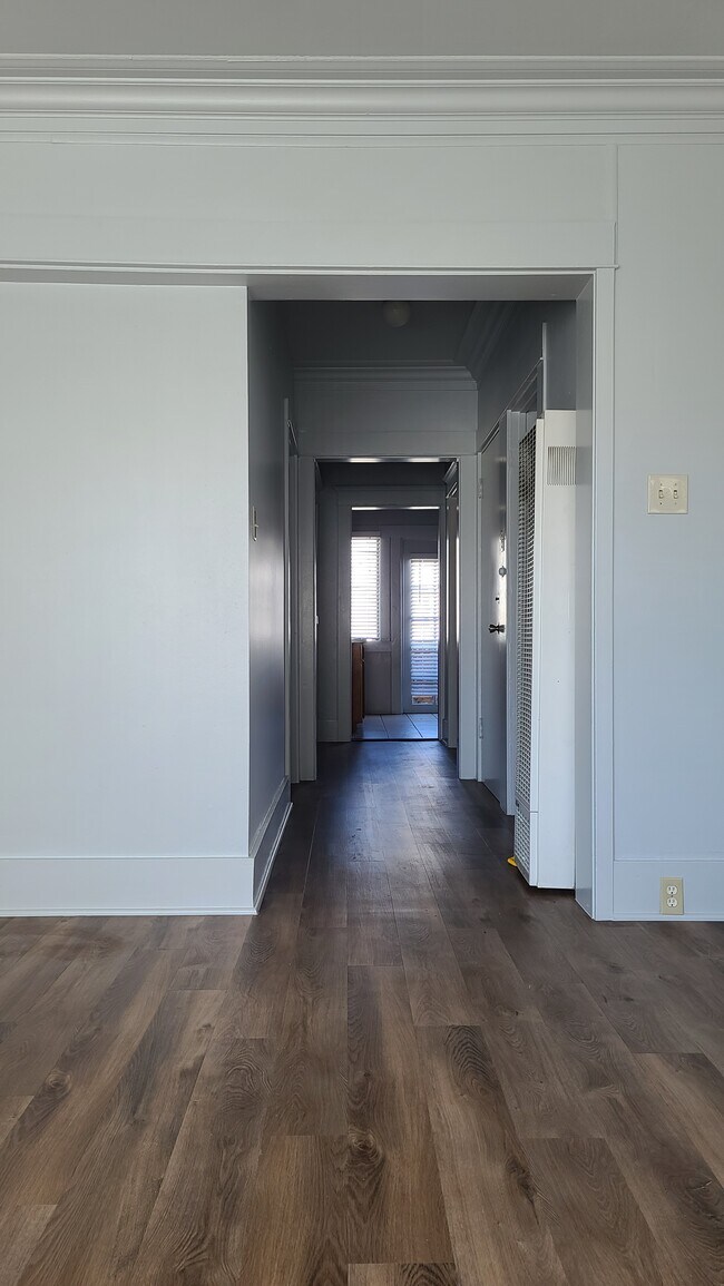 Living room looking towards the kitchen. - 22 Esperanza Ave