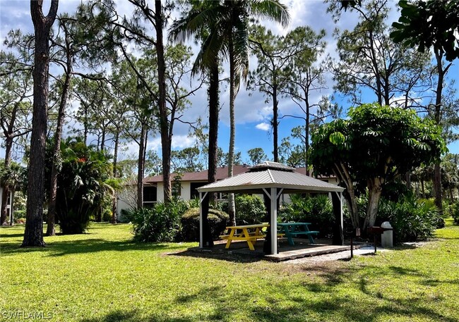 Foto del edificio - 1901 Courtyard Way