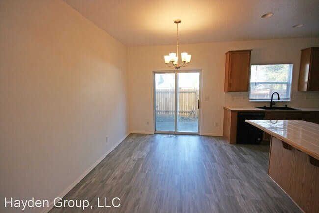 Building Photo - 3 br, 2.5 bath House - 18541 SW Takena Ct.