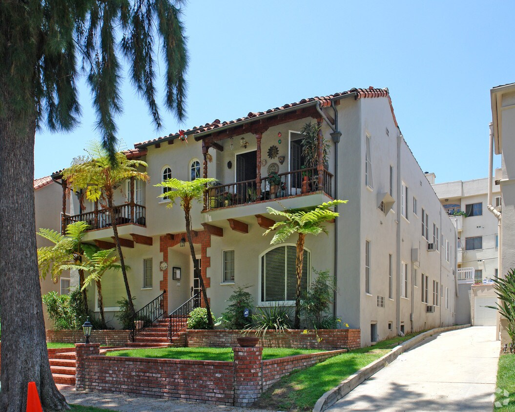 Building Photo - 109 N Clark Dr