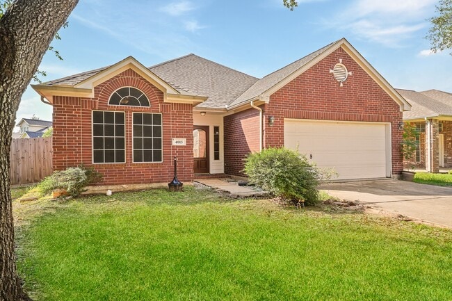 Building Photo - 4815 Plum Forest Rd