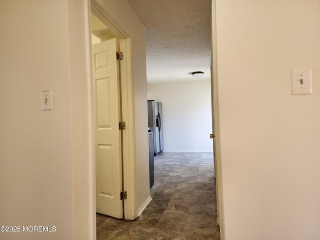 Building Photo - 1 Skylark Ct