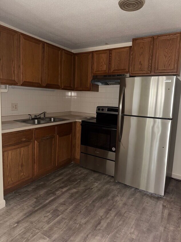 Building Photo - 2 Bedroom Condo in Madison Arms