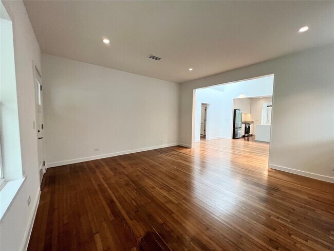 Building Photo - 1411 Branard St