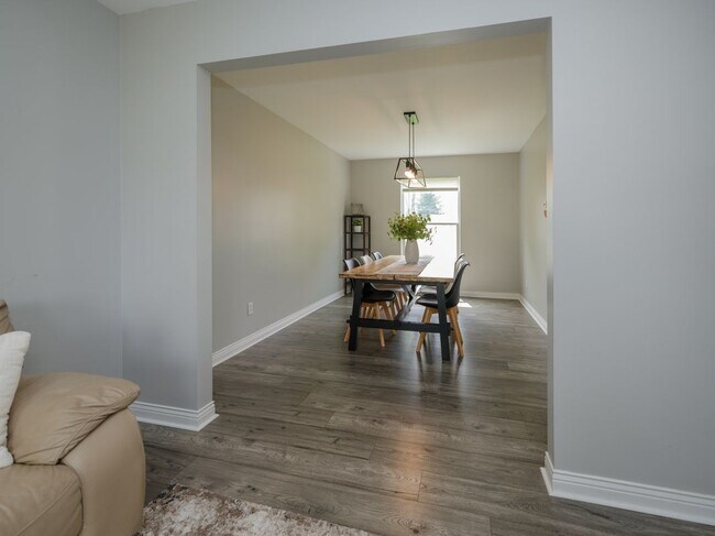 Building Photo - 5824 Tradewind Dr