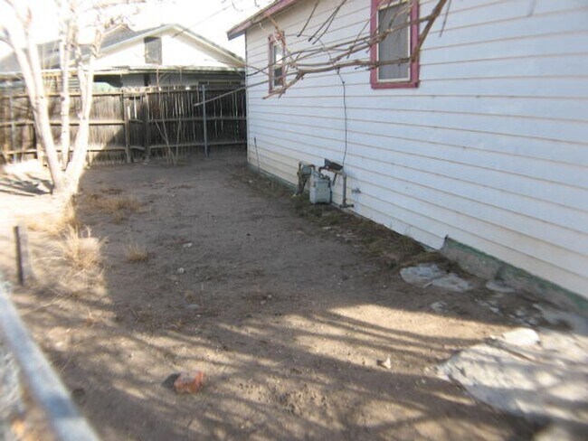 Foto del edificio - ALL PROSPECTIVE TENANTS MUST SUBMIT A $58 NON-REFUNDABLE APPLICATION FEE PER APPLICANT ONLINE AND...