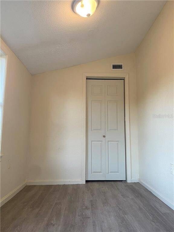 Foto del edificio - 821 Newton Ave S