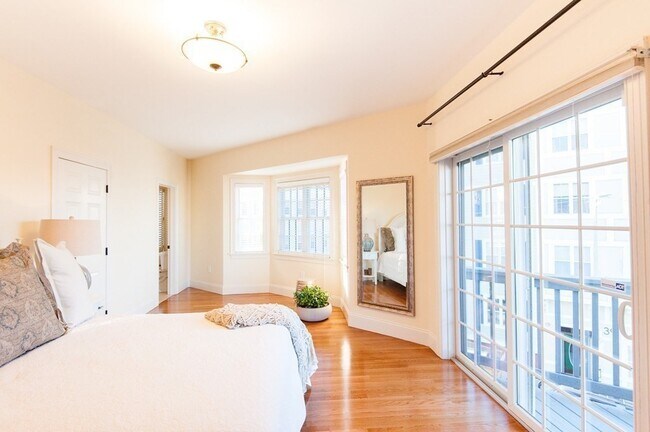 Foto del edificio - 402 E 3rd St