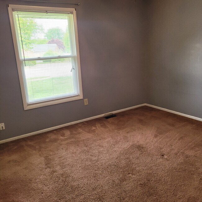 bedroom - 4312 N Landsdowne