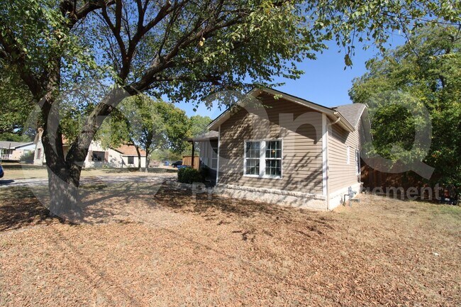 Building Photo - 3108 Santa Fe St