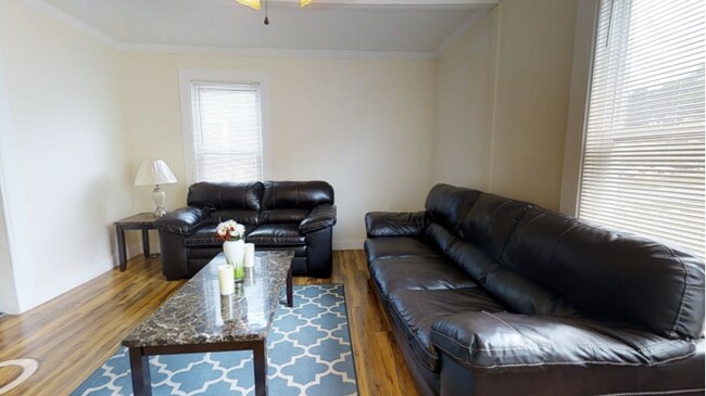 Foto del edificio - 229 Ashworth Pl