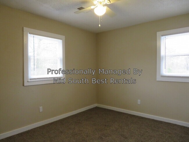 Foto del edificio - 844 Carol Ann Cove