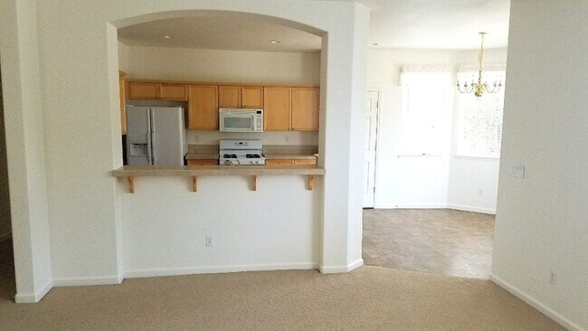 Building Photo - South Reno Beauty!