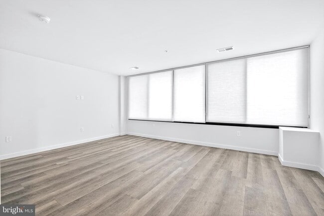 Building Photo - 700 Roeder Rd
