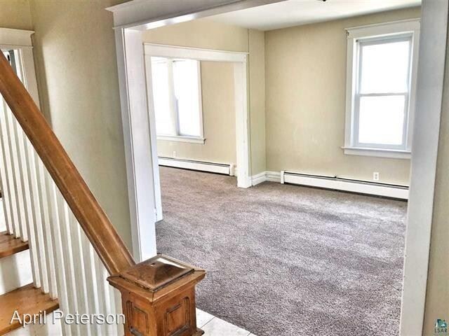 Building Photo - 3 br, 1 bath House - 825 N 10th Ave E