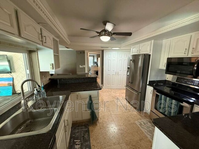 Building Photo - 283 Forest Hills Blvd