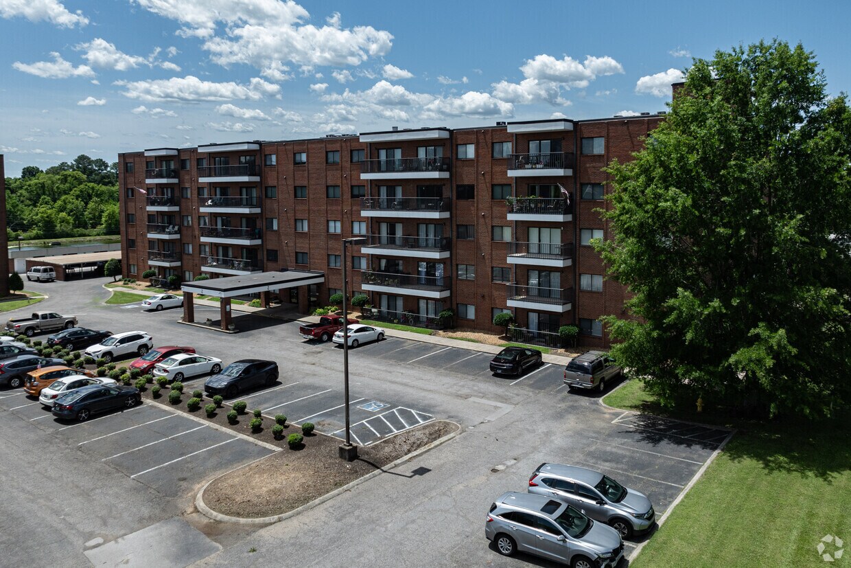 Primary Photo - Hickory Bay Condominiums