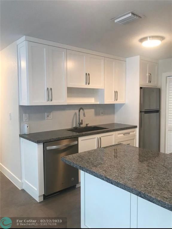 Foto del edificio - 2358 SW 16th Ave