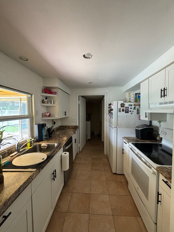 Foto del edificio - 2268 Abscott St