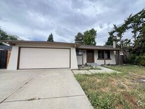 Building Photo - 6265 Robin Ct