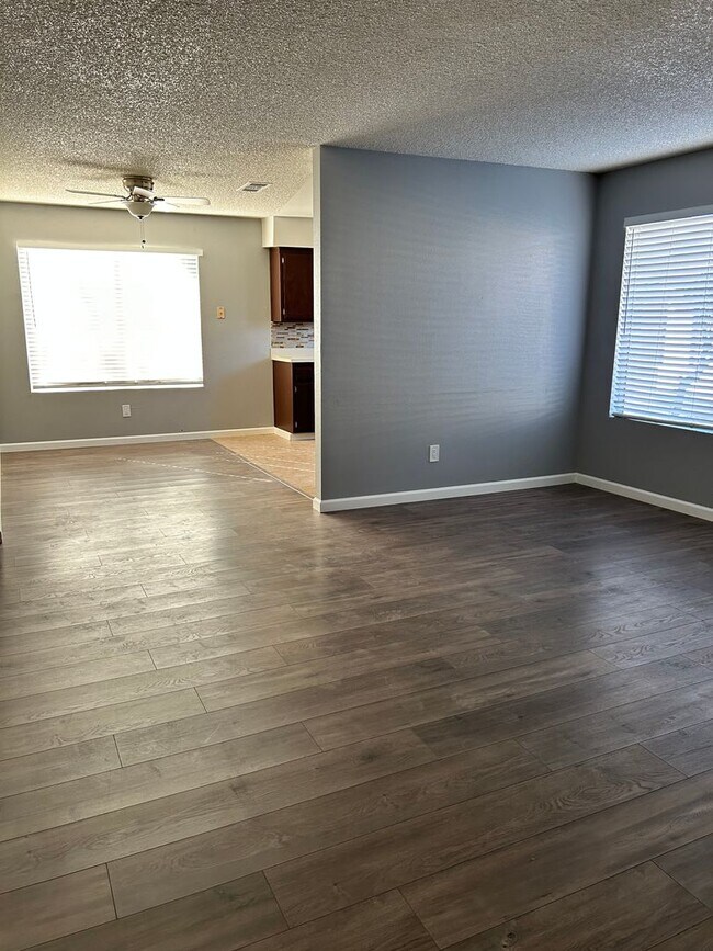 Foto del edificio - 816 Capehart Ct