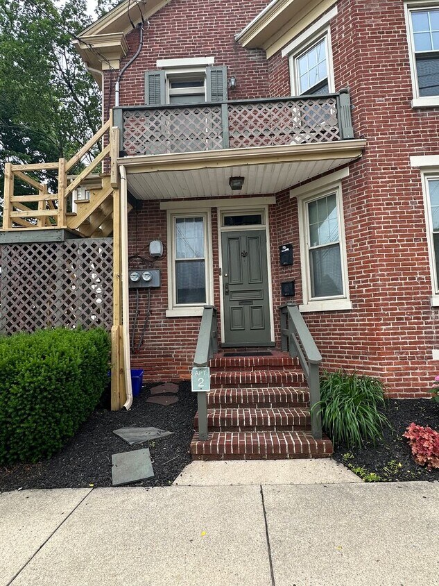 Foto principal - 549 Bridge St