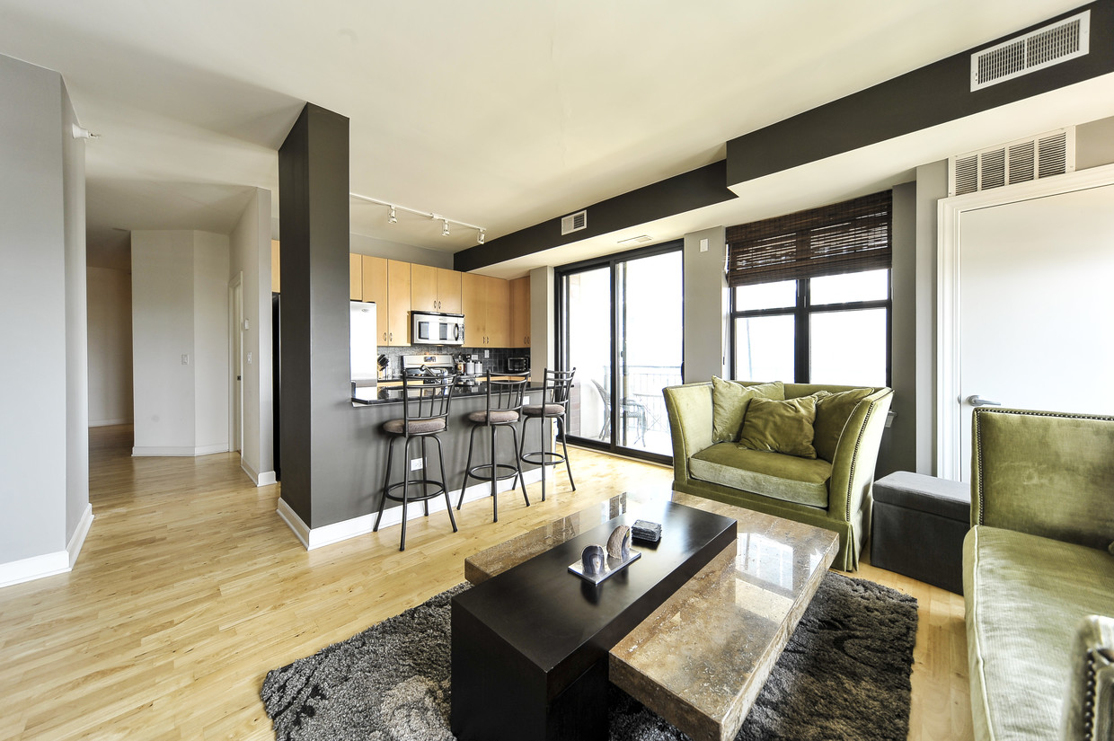 Living Room - 451 W Huron St