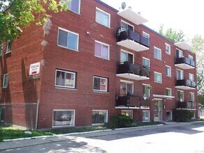 Building Photo - 121 Alice St