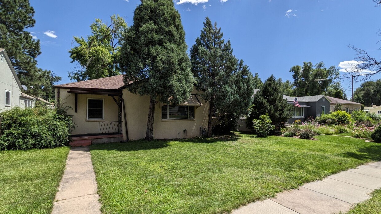3 Bed 2 Bath Near Downtown COS - 3 Bed 2 Bath Near Downtown COS