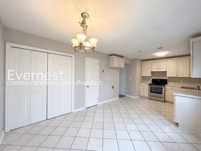 Foto del edificio - 1588 King James Dr