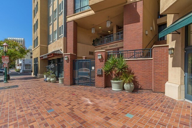 Building Photo - 330 J St