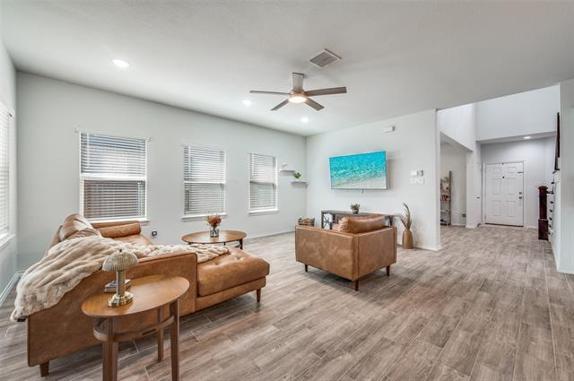 Foto del edificio - 1804 Emilia Dr