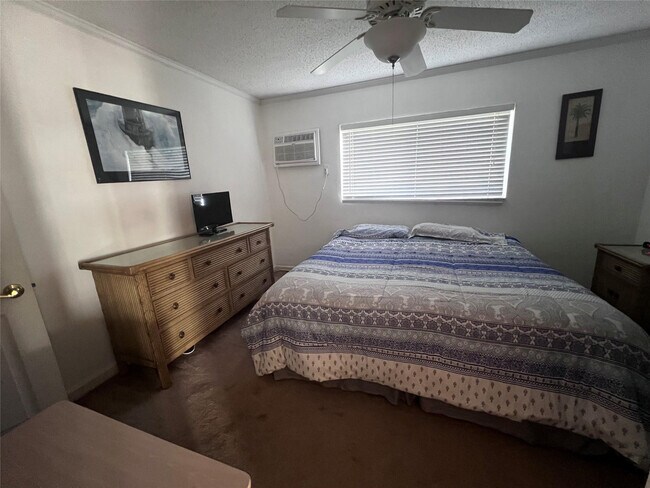 Foto del edificio - 2850 NE 30th St