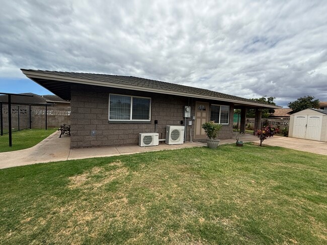 Building Photo - 78 Polani St