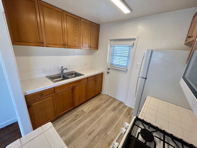 Foto del edificio - Charming and Bright 2 bed 1 bath in Point ...