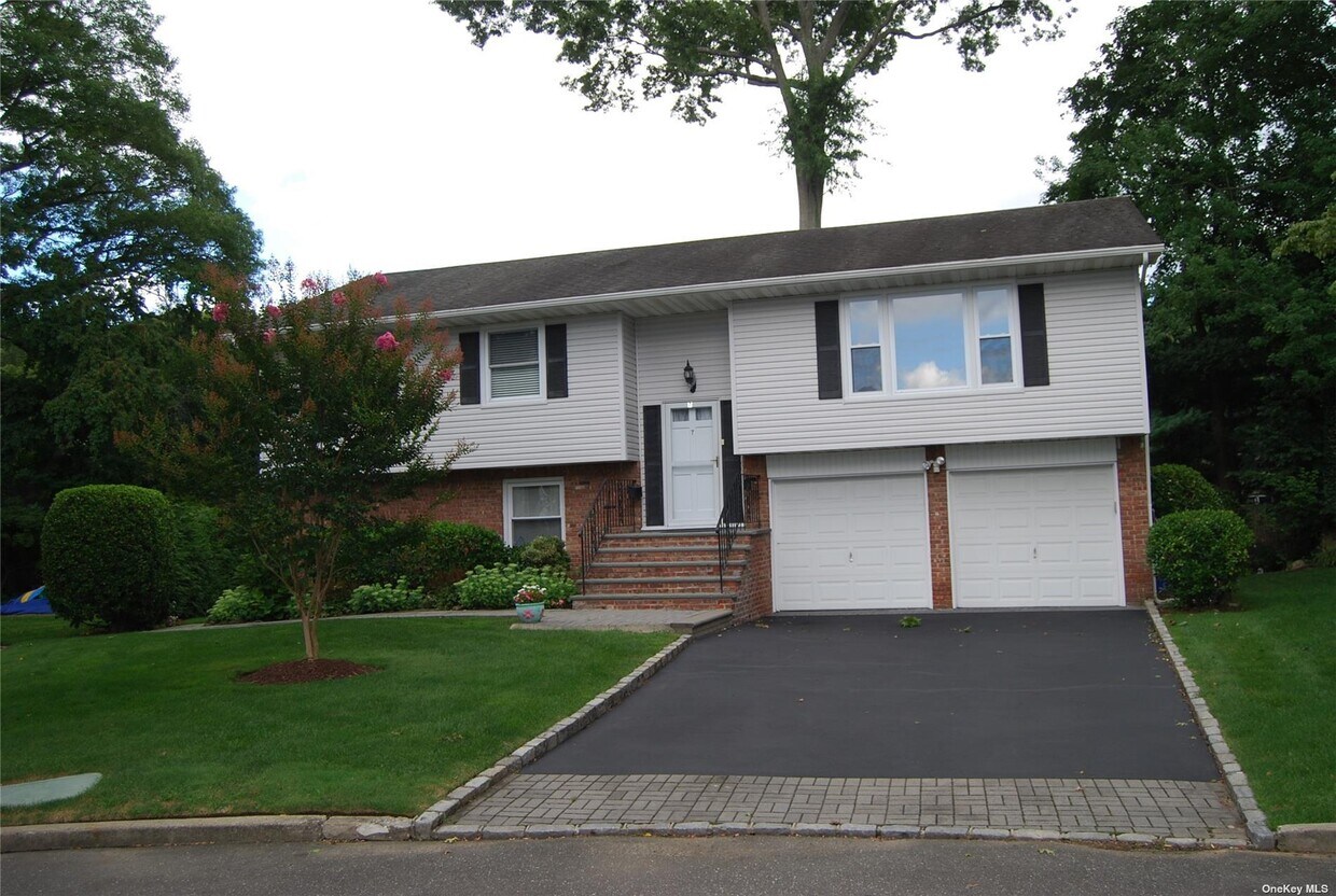 7 Alex Ln, Glen Cove, NY 11542 House Rental in Glen Cove, NY