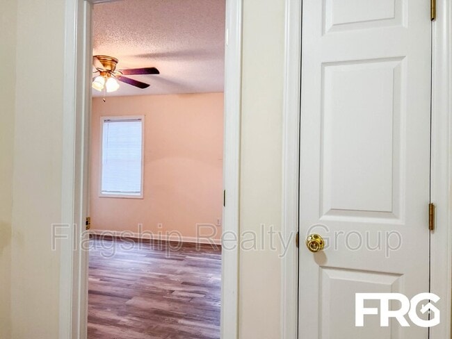 Building Photo - 2100-21O6 Flagstone Ct