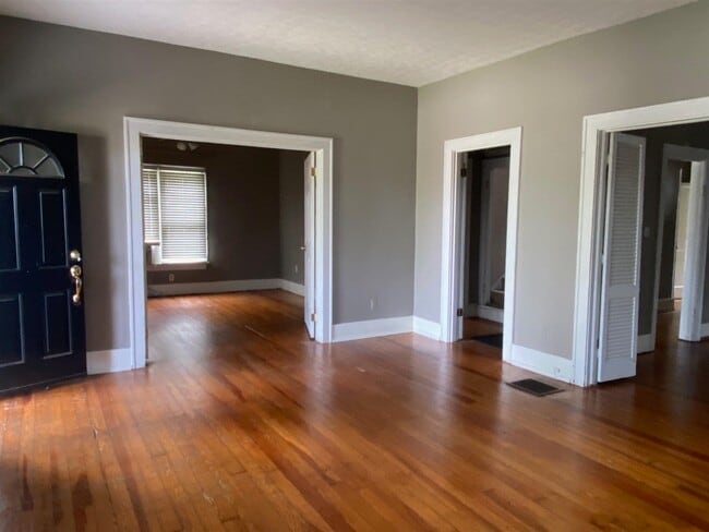 Building Photo - 1122 Nutwood St