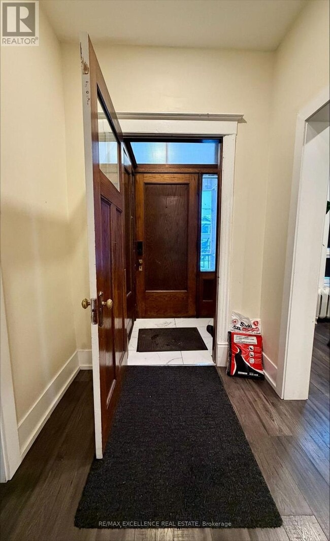 Building Photo - 395 Aberdeen Ave