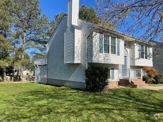 Building Photo - 8811 Henly Ct