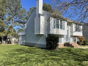 Building Photo - 8811 Henly Ct
