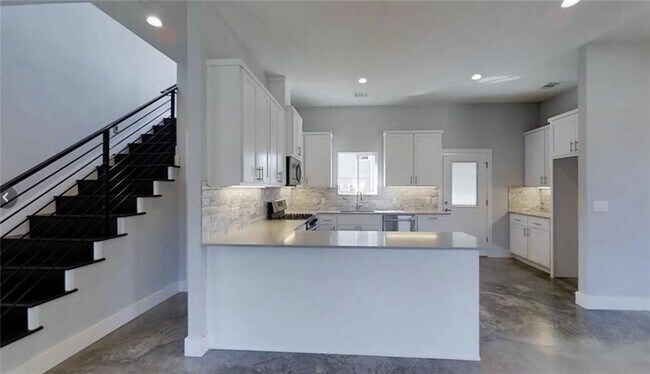 Foto del edificio - 6902 Carver Ave