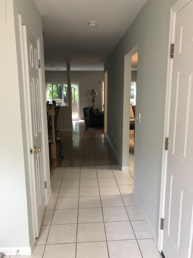 Foto del edificio - 14 Hickory Ln